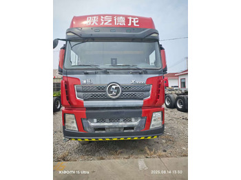 Влекач SHACMAN