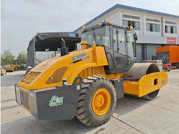 Пътен валяк XCMG XS163J