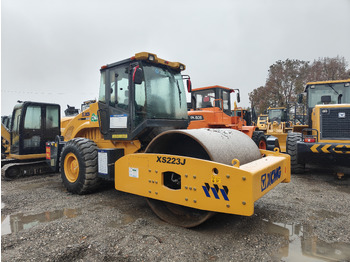Пътен валяк XCMG XS223J