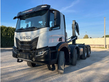 Мултилифт с кука камион IVECO Trakker