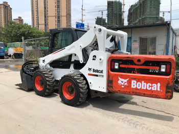 Мини челен товарач BOBCAT S770