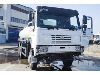 Камион цистерна SINOTRUK