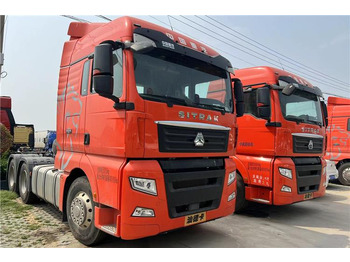 Влекач SINOTRUK