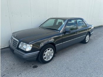 Седан MERCEDES-BENZ