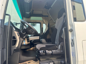 Влекач MAN TGX 18.460 XXL Intarder/Standklima: снимка 5 Влекач MAN TGX 18.460 XXL Intarder/Standklima: снимка 5