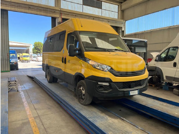 Училищен автобус IVECO Daily