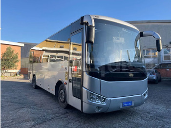 Туристически автобус