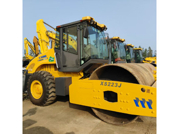 Пътен валяк XCMG XS223J