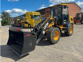 Колесен товарач JCB 409