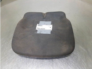 Кабина и интериор AHLMANN