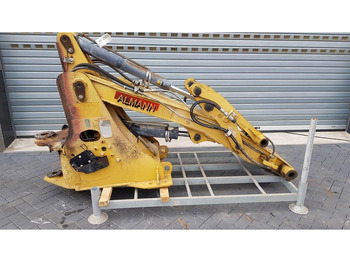 Стрела CATERPILLAR