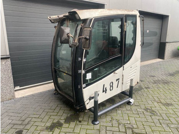 Кабина и интериор LIEBHERR