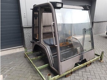 Кабина и интериор MANITOU