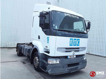 Влекач RENAULT