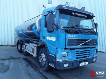 Камион цистерна VOLVO FM