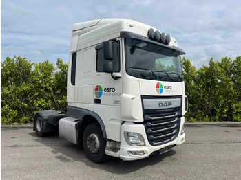 Влекач DAF XF