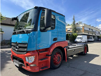 Влекач MERCEDES-BENZ Actros 1843