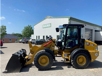 Колесен товарач CATERPILLAR 908