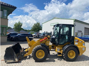Колесен товарач CATERPILLAR 908