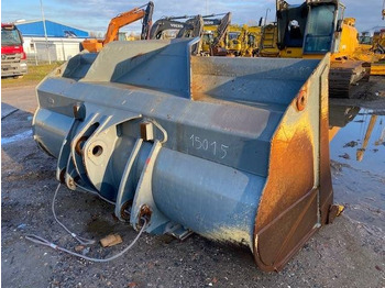 Колесен товарач LIEBHERR L 586