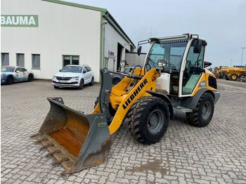 Колесен товарач LIEBHERR L 504