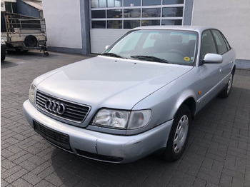 Седан AUDI