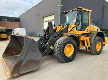 Колесен товарач Volvo L90H: снимка 2