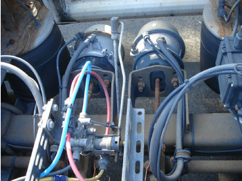 Лизинг на  Krone AZ 18 A Drehschemel Zwillingsbereift! Krone AZ 18 A Drehschemel Zwillingsbereift!: снимка 5