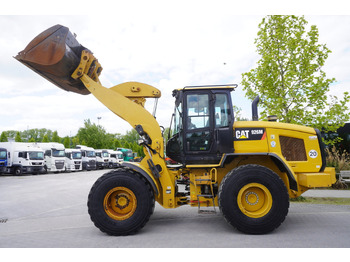 Колесен товарач CATERPILLAR 930M