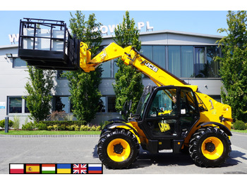 Телескопичен колесен товарач JCB