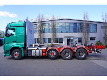 Камион с кран За превоз на дървесина Mercedes-Benz Arocs 3563 8 × 4 / 630 HP / steered axle / Logging superstructure: снимка 4