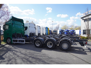Камион с кран SCANIA R650 V8 / 650 HP/ frame 8.8 m / steered 4th axis / 20 units: снимка 3