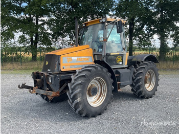 Трактор JCB