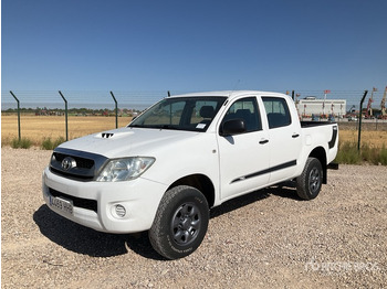 Пикап TOYOTA Hilux