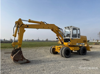 Колесен багер LIEBHERR A 902