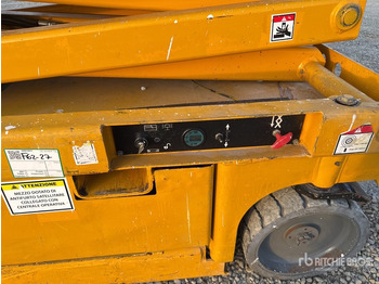 Ножична работна платформа 2011 Haulotte Compact 14 Electric Scissor Lift: снимка 5 Ножична работна платформа 2011 Haulotte Compact 14 Electric Scissor Lift: снимка 5