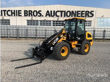 Колесен товарач JCB 409