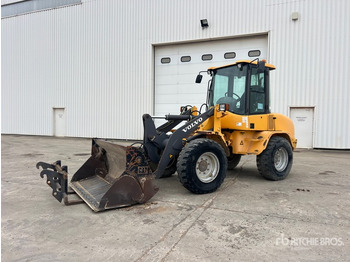 Колесен товарач VOLVO L30B