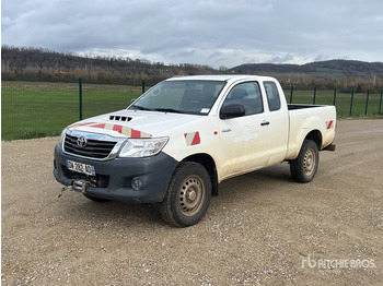 Пикап TOYOTA Hilux