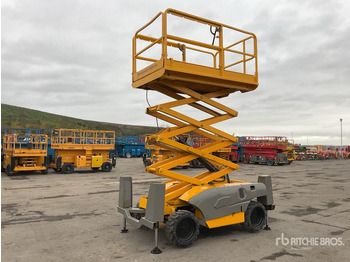 Ножична работна платформа 2014 Haulotte Compact 10DX 4x4 Diesel Scissor Lift: снимка 2 Ножична работна платформа 2014 Haulotte Compact 10DX 4x4 Diesel Scissor Lift: снимка 2