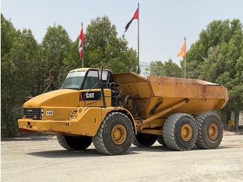 Съчленен самосвал CATERPILLAR 740
