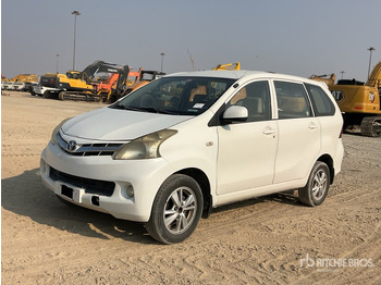 Лек автомобил TOYOTA