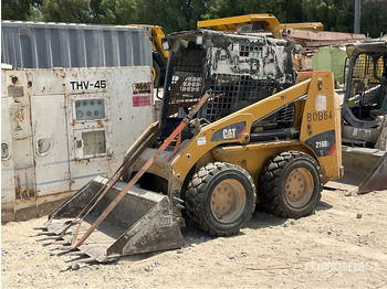 Мини челен товарач CATERPILLAR 216B3