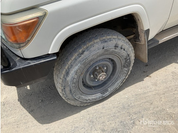 Джип 2018 Toyota Land Cruiser 76L 4x4 SUV: снимка 5