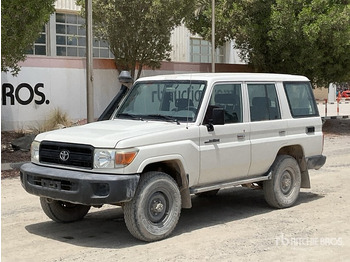Джип TOYOTA Land Cruiser