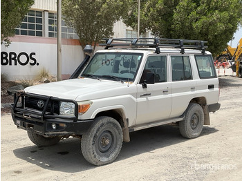 Джип TOYOTA Land Cruiser