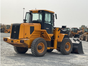Колесен товарач 2019 JCB 433-4: снимка 4
