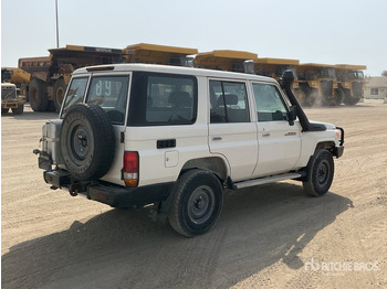 Джип 2021 Toyota Land Cruiser 76L 4x4 SUV: снимка 4