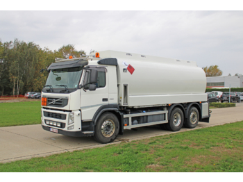 Камион цистерна VOLVO FM