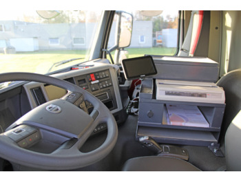 Interior photo 1: Камион цистерна VOLVO FM